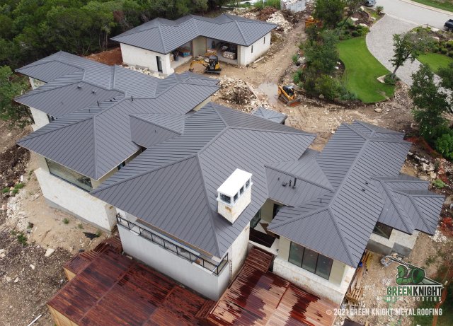 GreenKnightRoof's tweet photo. @GreenKnightRoof recently completed a beautiful #StandingSeam #MetalRoof and custom #Chimneycap for an amazing home by @jaureguihomes . We were thrilled to have been involved in this project!
#GreenKnight https://t.co/i5Ip0n4UUB