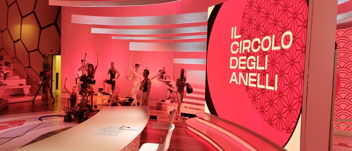RaiSport's tweet photo. Terza puntata de #IlCircoloDegliAnelli. Dalle 21.00 in diretta su @RaiDue per commentare insieme ai nostri ospiti questa giornata dei #GiochiOlimpici  di #Tokyo2020. Conduce @destefanoaless, in studio: #SaraSimeoni, @ElisaLovesJesi, @Benna80, @Danton70 e #DomenicoFioravanti https://t.co/7JJh9Idc9c