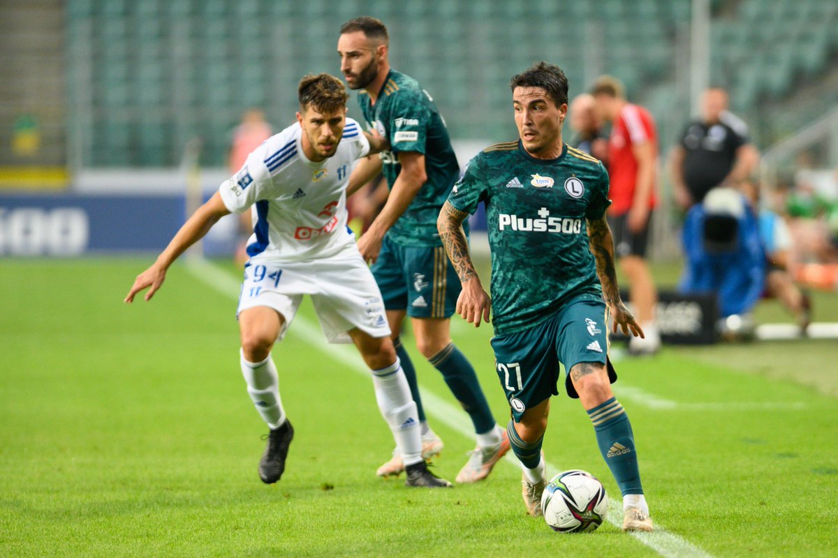 Legia Warszawa wygrała z Wisłą Płock 1:0 w pierwszej kolejce Ekstraklasy. Mistrzowie Polski zostali pierwszym samodzielnym liderem ligi w tym sezonie, mimo że trener zdecydował się wystawić rezerwowy skład.

warszawa.pl/sport/drugi-ga…

#Legia #WisłaPłock #Mazowsze #Warszawa #Polska