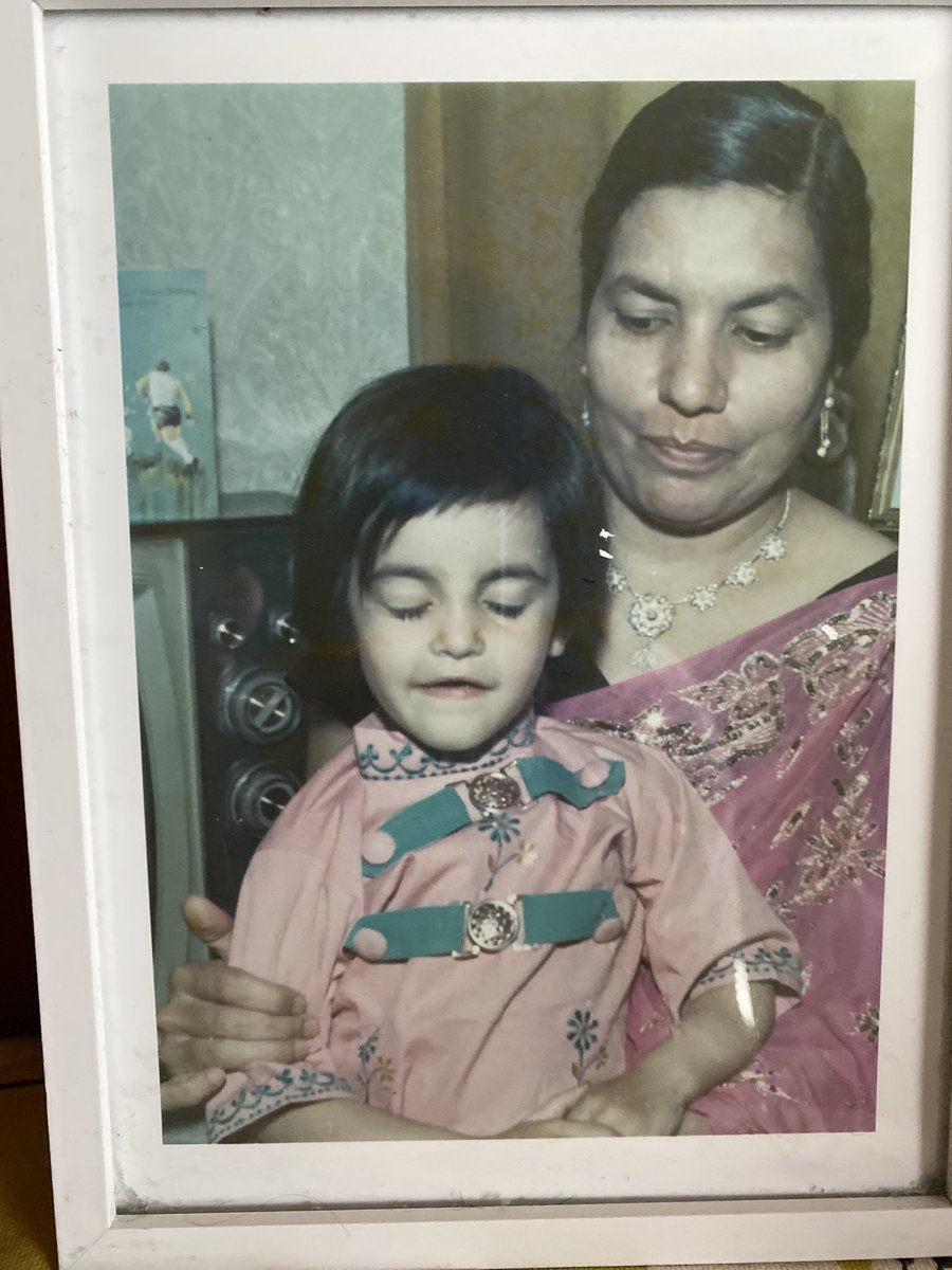 My fave pic of my late mother Satya and I 💛#sahmtwitterhour @SAHM_UK #SouthAsianHeritageMonth