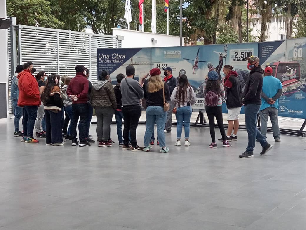 #LaNuevaNormalidad:<a href="/MinturVen/">MinturVen</a>,<a href="/VENTELCA/">Ventel_CA Oficial</a> #MukumbaríStm,abre sus puertas en la 1a estación Barinitas para el disfrute de sus instalaciones y opciones en su feria gastronómica,minitiendas de emprendedores merideños,con fabulosa vista al #ParqueNacionalSierra