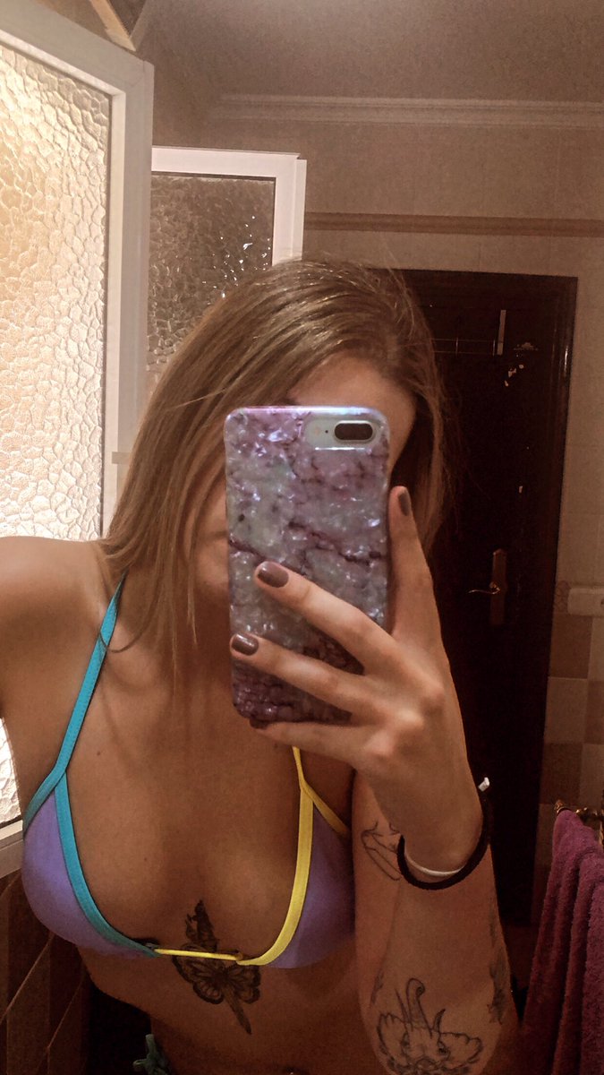 𝖒𝖆𝖗𝖎 🫀 (@maripazfr_) on Twitter photo 