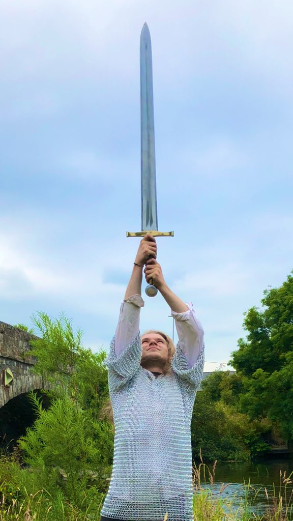 RonanLees's tweet image. Right so.. I made a ‘real’ prop sword!

✨Excalibur!✨(ish) from John Boorman’s film of the same name. I’ve always loved swords, and prop making has been a real love of mine. Thanks to two of my great heroes @donttrythis and Terry English, I felt there would be no better first..