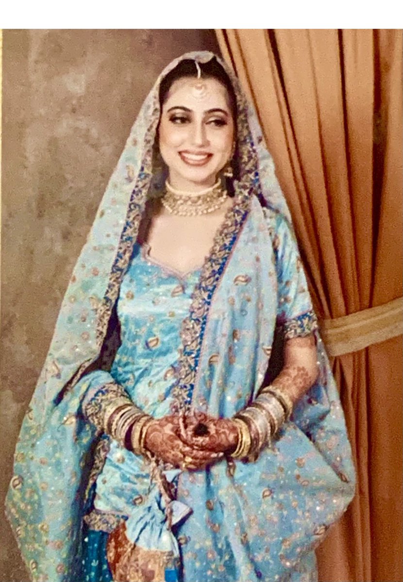 #sahmtwitterhour #SAHM_UK   Sharing my favourite pic from my wedding .,wearing my grandmothers jewellery with traditional clothing and henna. . #traditionalclothing #ethinicclothes #weddingdress #asianjewellery. @SAHM_UK #SouthAsianHeritageMonth