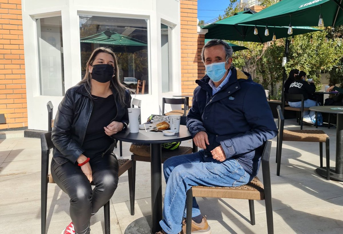 bdelamaza's tweet image. En reunión de trabajo, a media mañana, sobre temas de la infancia para la nueva Constitución, con Constanza del Río, Directora de la ONG Nos Buscamos, que apoya a familias afectada por adopciones ilegales. nosbuscamos.org.