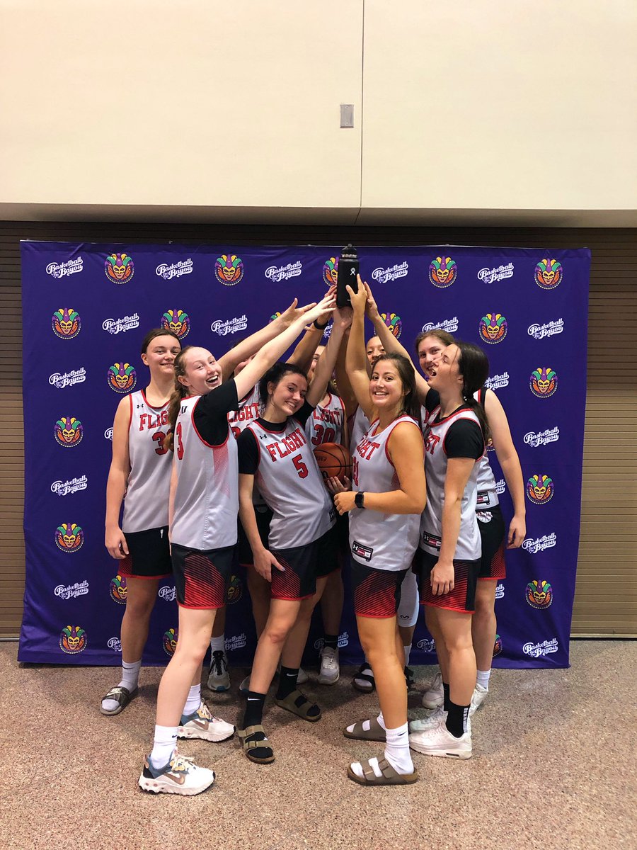 savannahrangel_'s tweet photo. went 4-1 at the #BasketballontheBayou tournament in New Orleans, LA! had an awesome weekend playing &amp; hanging out with my favorite people. so much love for this team❤️ #allhailpablo  @FlightAAOGBB @Smithy23_ https://t.co/MjSFfhQ56e