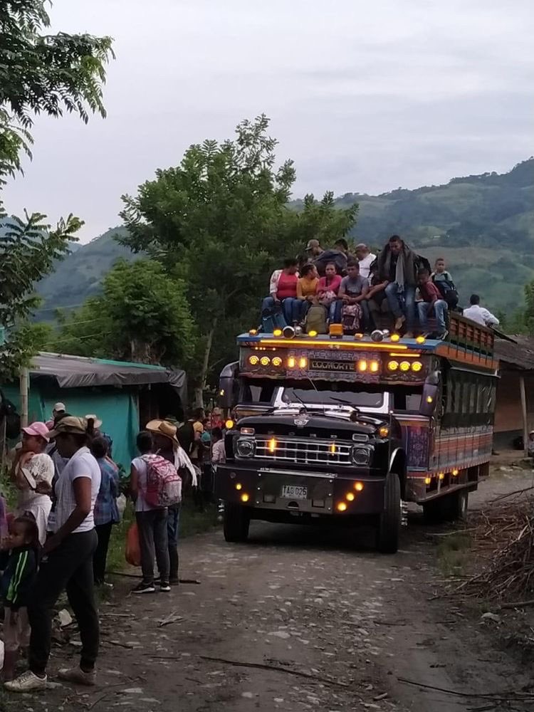 subcantante's tweet image. 🚨Más de 3000 personas desplazadas por grupos armados ilegales en Ituango, hay damnificados por el invierno y la única vía de acceso es aérea. Gobierno local y ciudadanía colapsando.
#SOSItuango #ItuangoNosNecesita