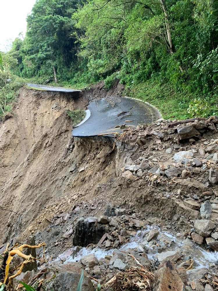 subcantante's tweet image. 🚨Más de 3000 personas desplazadas por grupos armados ilegales en Ituango, hay damnificados por el invierno y la única vía de acceso es aérea. Gobierno local y ciudadanía colapsando.
#SOSItuango #ItuangoNosNecesita