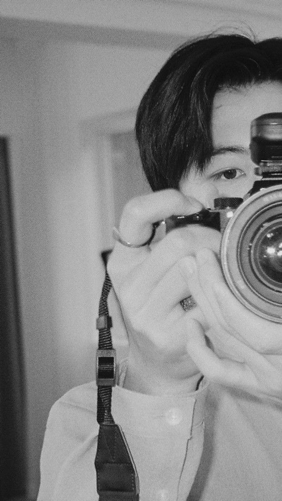 ถ่ายรึยังครับ พี่ยิ้มรอจนเมื่อยหมดแล้วนะ <a href="/Hightimex__/">ไฮท์ไทม์</a>