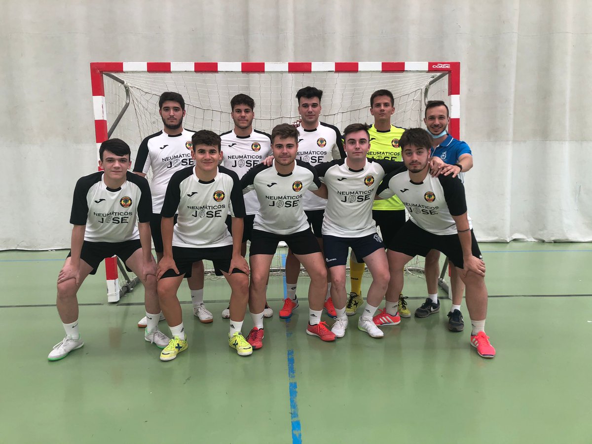 NeumaticosJose_'s tweet photo. Despues de tanto tiempo, hoy volvimos a disputar un torneo en Daimiel y quedamos campeones!!! 🏆🏆❤ https://t.co/1WO0yOfA30