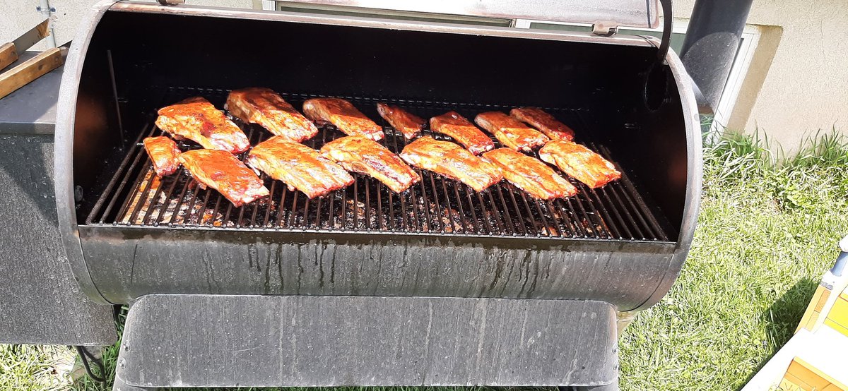 #Distrct53  #ferociou4416  #pacnorthproud  What to do with a beautiful  afternoon? Spare ribs with apricot  dill glaze.