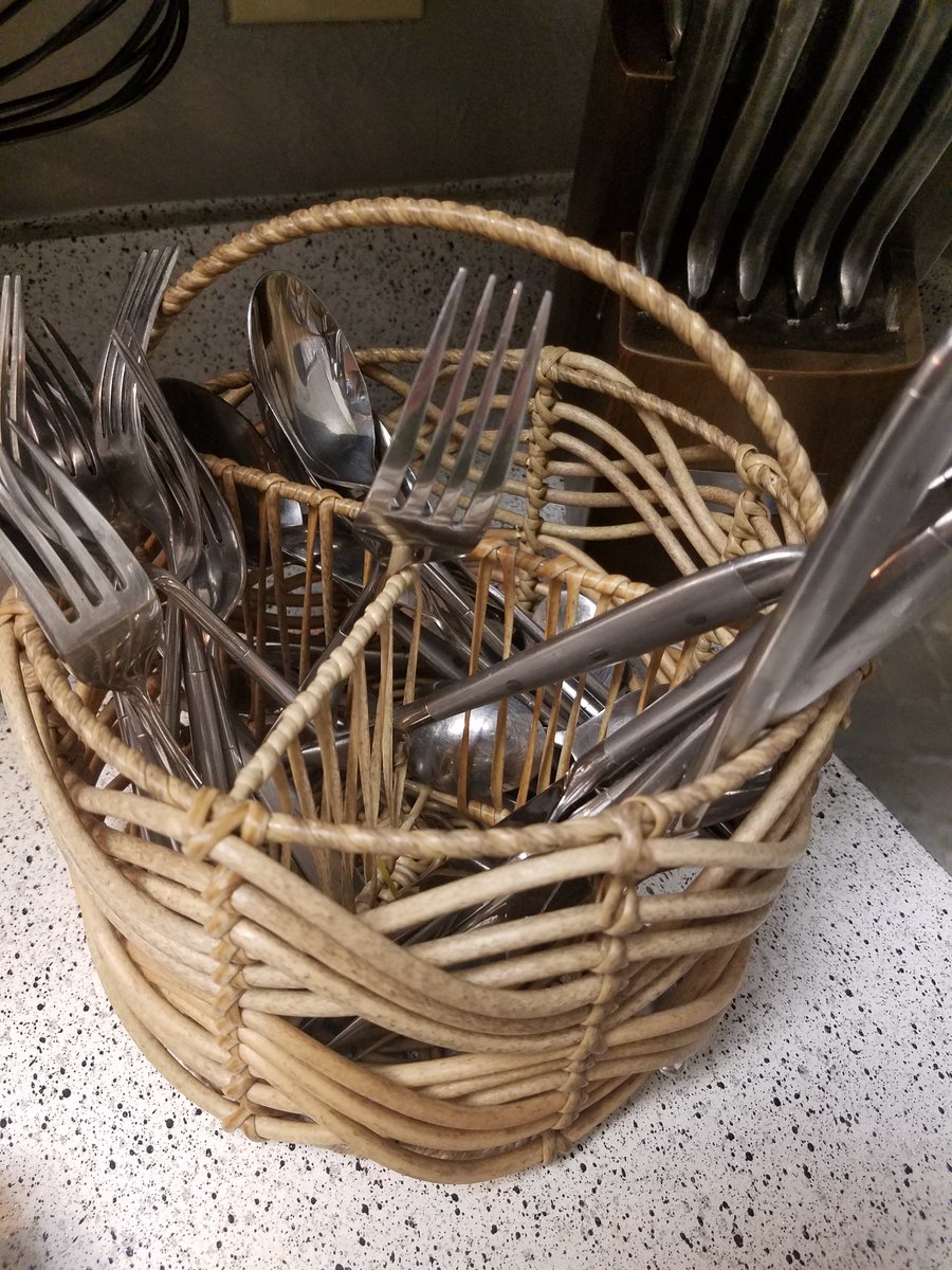 CreativeStorag2's tweet image. Running out of drawer space? Try using a cute holder for your silverware on your counter or island. #creativestoragesolutions