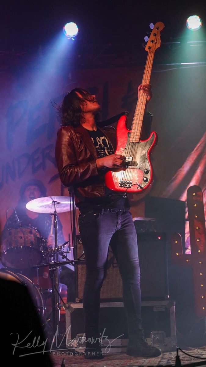 BrianWeaverYO's tweet photo. There was a bee flying around during our last show and I tried to wack it with my bass but I missed and it stung @drumsbyzil in the left buttcheek 
🐝 🍑 #sonofabeesting 

📸: Kelly Markowitz https://t.co/A45wmhpxUo