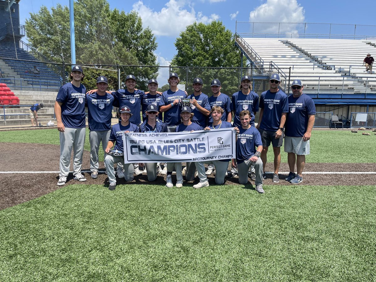 USAStadium's tweet photo. 18U PG USA Blues City Battle

🏆 Champion: St. Louis Naturals 18U Wright
🥈 Finalist: Big League Wildcats Red 
🏅 MVP: Justin Keuss
🏅 MVPitcher: Parker Gordon https://t.co/ePbUEwxi3x