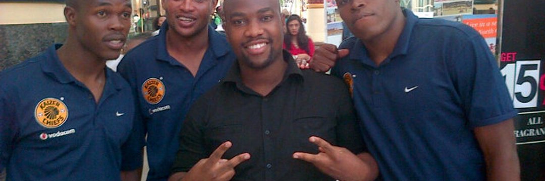 croco_mxo's tweet photo. The last of the Zimbabwean Trio that joined @KaizerChiefs together is rumored to be leaving..thank you @WillardKatsande for your great service to this brand that we love.. https://t.co/1hbybMqCXB