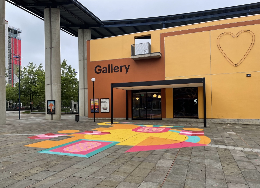 KeynesiaMilton's tweet image. A spectacular splash of colour outside @mk_gallery - a 
mural by @Chez_Studio 
@scenesfromMK
