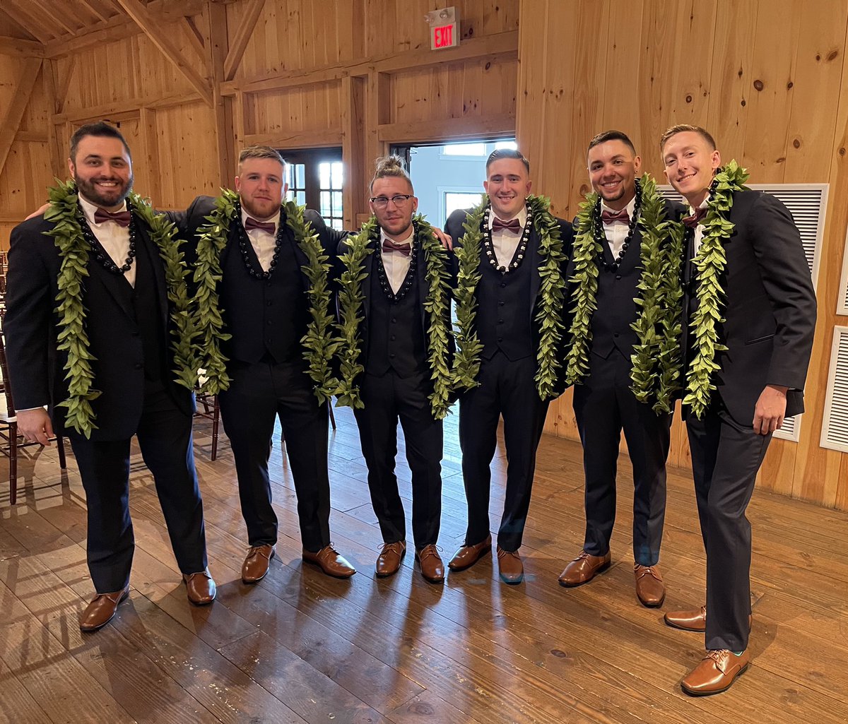 JordanLultv's tweet image. Celebrating Andy’s big day with a lil of his Hawaiian heritage #groomsmen