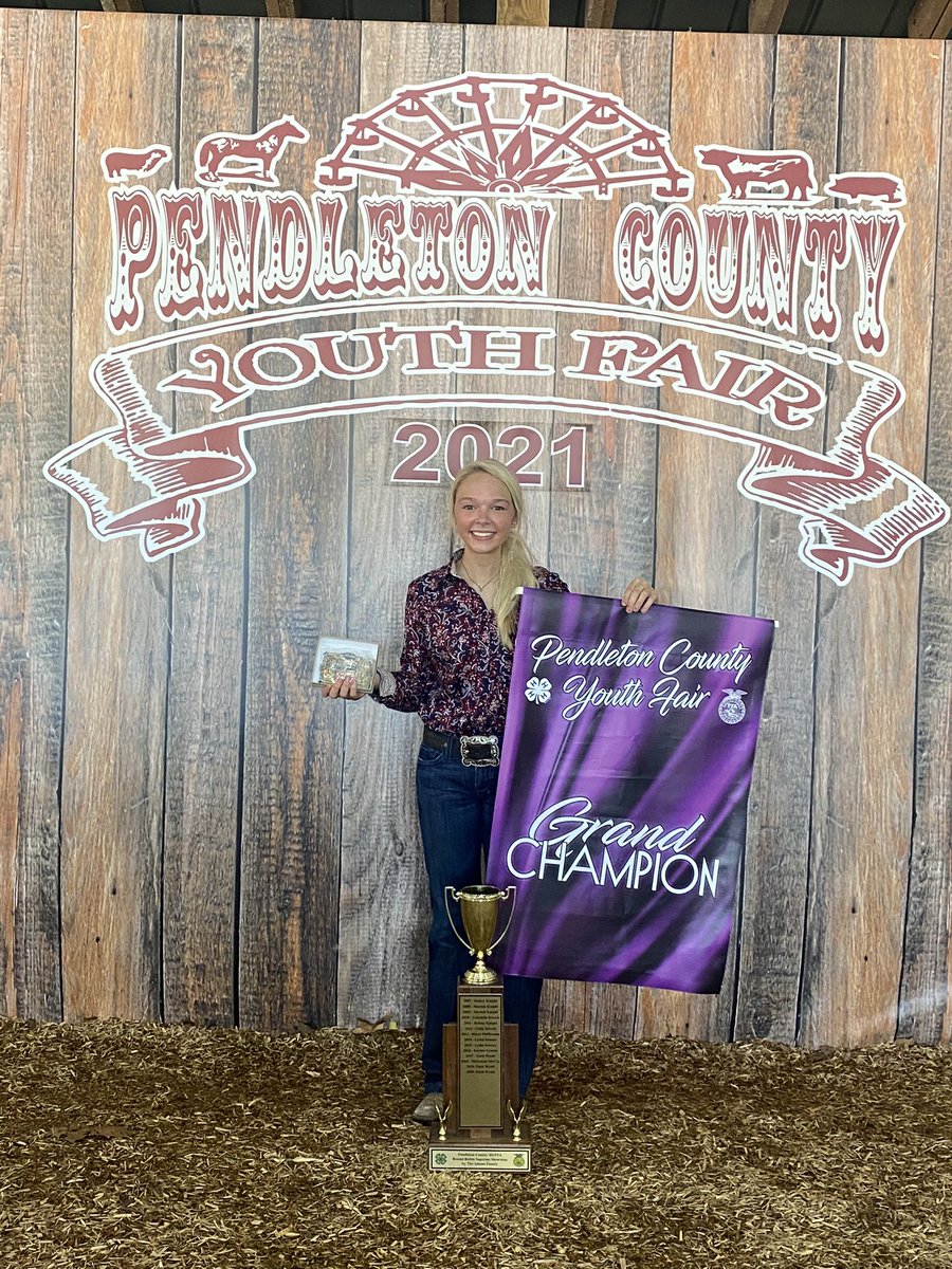 Congrats to Elli! She was selected as the Pendleton County Round Robin Showmanship Champion!