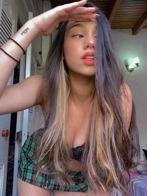 Unahormigasad’s pics and videos