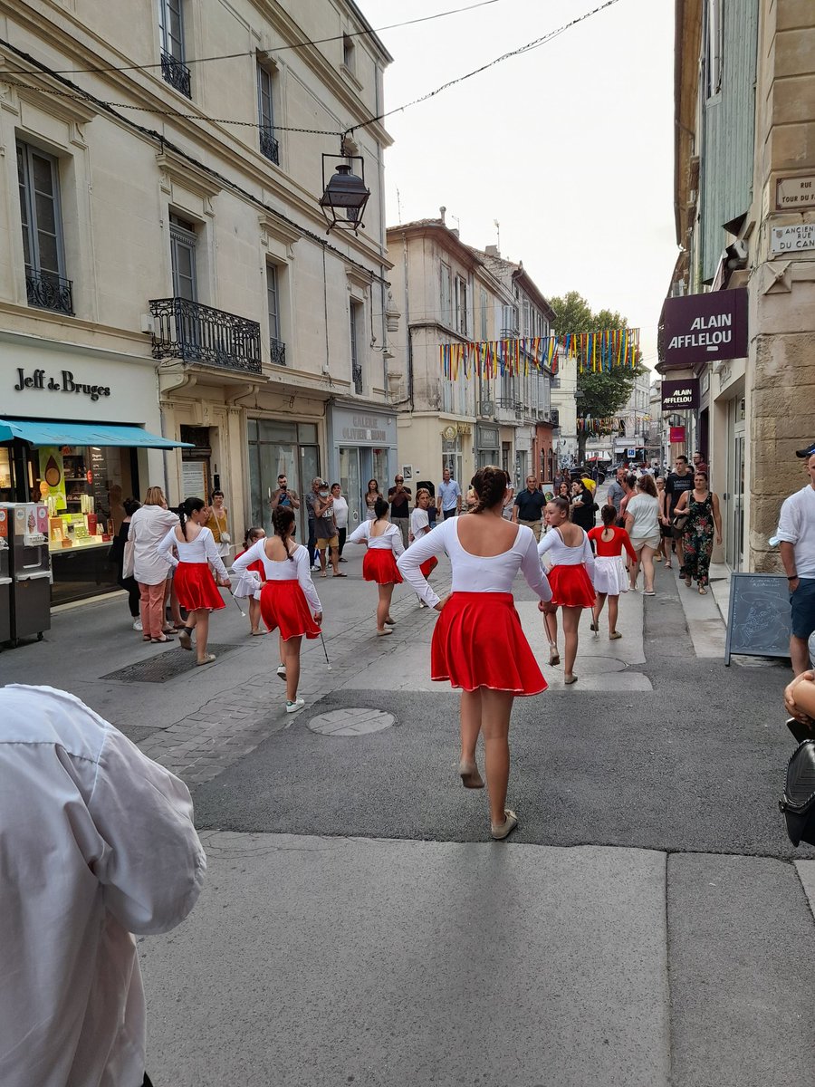PierreFerey's tweet image. Cette année très peu de visiteurs aux #Rencontresarles et du coup, on voit mieux les Arlésiens. Un autre charme...