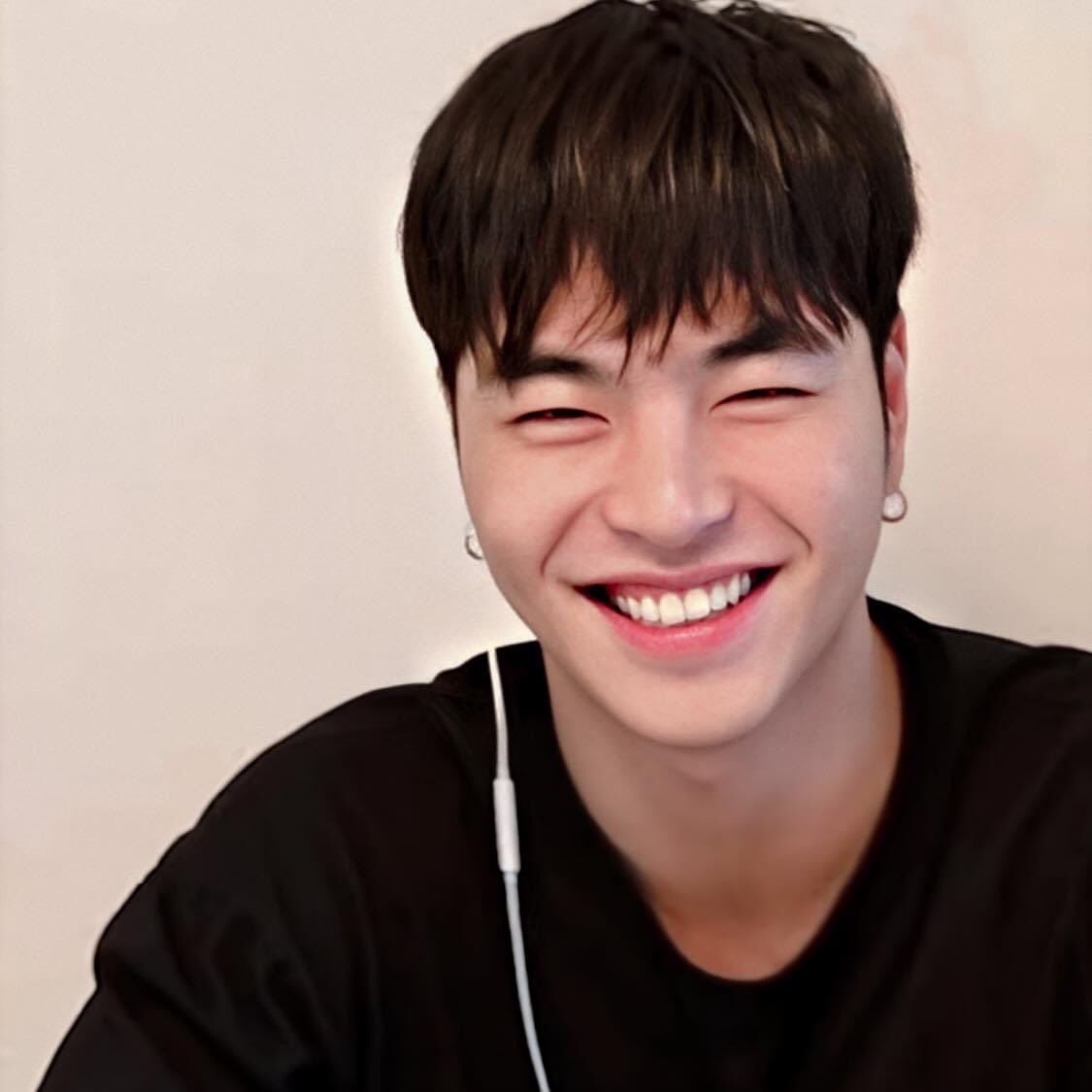 KooJunhoeGlobal's tweet photo. [📈] Social50 Mention Challenge!

To increase Junhoe’s social stats, reply separately under this tweet with:

- Good morning, Junhoe! (in your own native language)
- Photos/Gif/Videos of Junhoe

Tag @tkwpcnfak and add #JUNHOE #구준회

🔒50 replies
🔒50 retweets https://t.co/H5VHvkbbhB