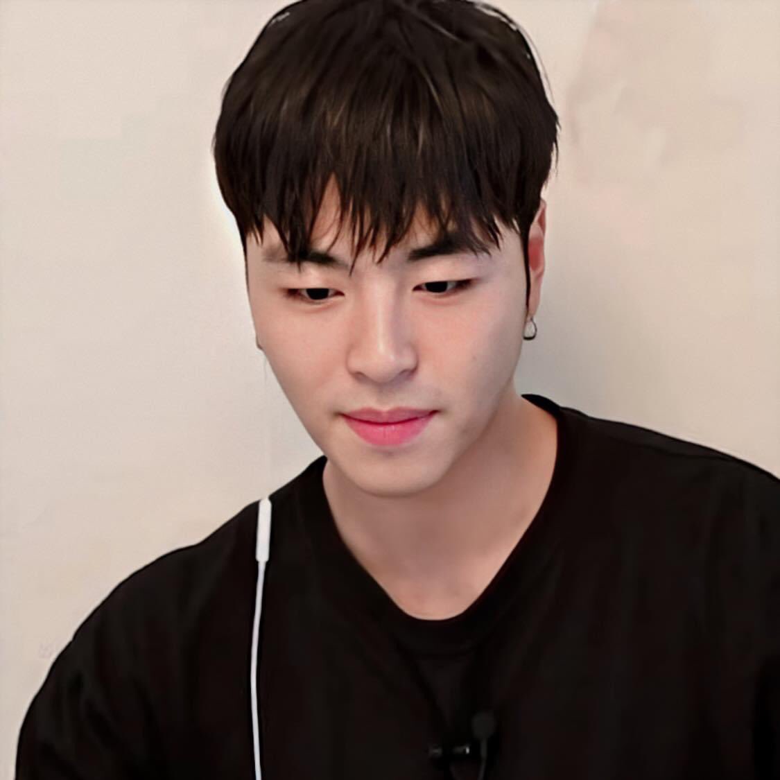 KooJunhoeGlobal's tweet photo. [📈] Social50 Mention Challenge!

To increase Junhoe’s social stats, reply separately under this tweet with:

- Good morning, Junhoe! (in your own native language)
- Photos/Gif/Videos of Junhoe

Tag @tkwpcnfak and add #JUNHOE #구준회

🔒50 replies
🔒50 retweets https://t.co/H5VHvkbbhB