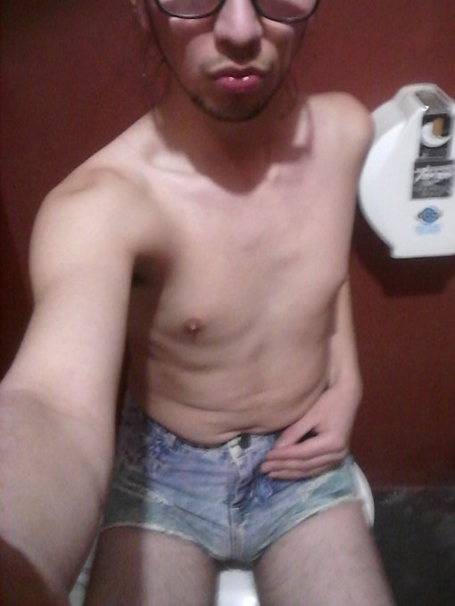 2 pic. Amo el #travestismo Amé ese #minishort de #jean I love the #crossdressing I loved that #denim