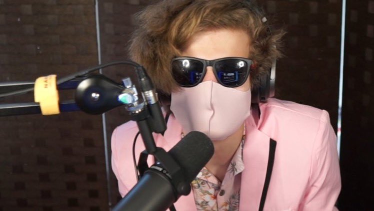 olisdiscs's tweet image. ——&amp;gt;  two bitches that both need a haircut
——&amp;gt; #bootwtselfieday 
(rts are so hot)