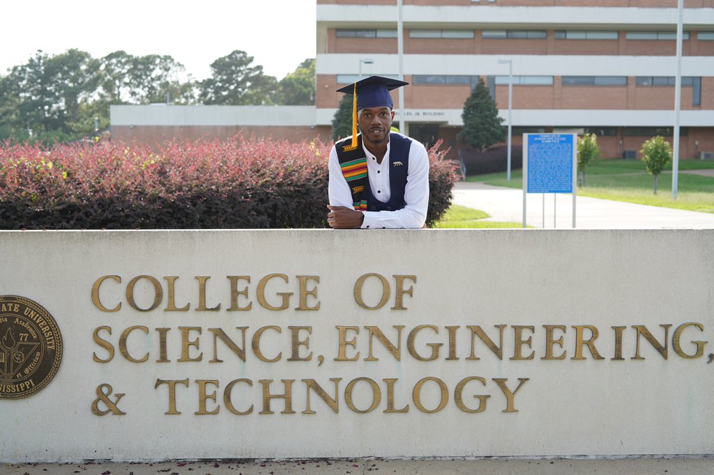 justaskewjr's tweet photo. THEE Jacksonian Man,
One who goes above and beyond to exceed all expectations set upon him.

My legacy will forever be engraved through the walls of THEE. Standifer Out 🎓 

THEE ALUMNUS 🐅💙 | #JSUGrad #BlackMenGraduate #TheeILove #HBCUGrads https://t.co/Nk5g0RxY5q
