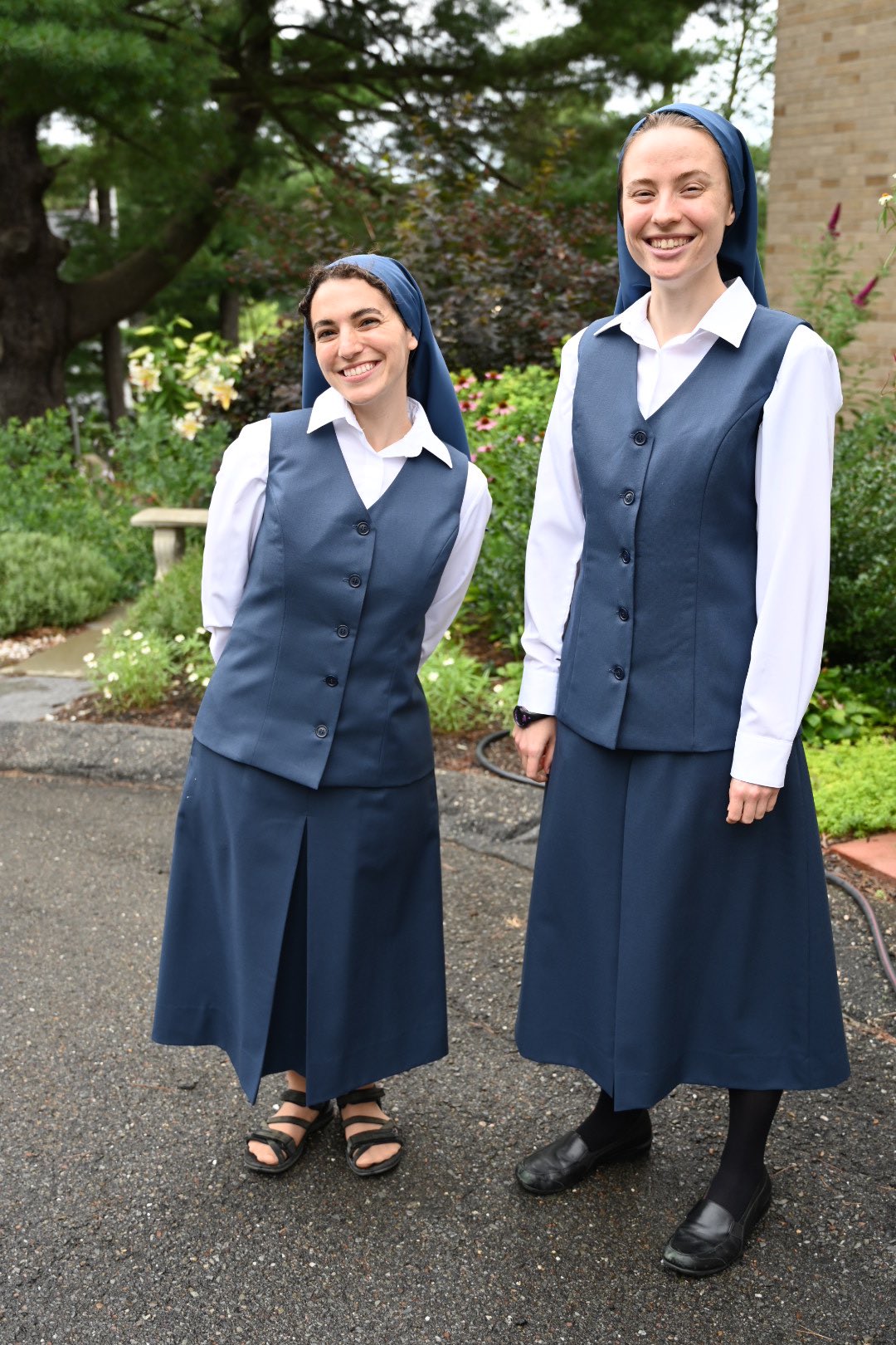 Sister Bethany, fsp on Twitter: "Friends, rejoice with me! I have two newly  professed little Sisters!!! Sr. Orianne Pietra René and Sr. Allison Regina  (@sister_allison). This weekend has been a beautiful whirlwind