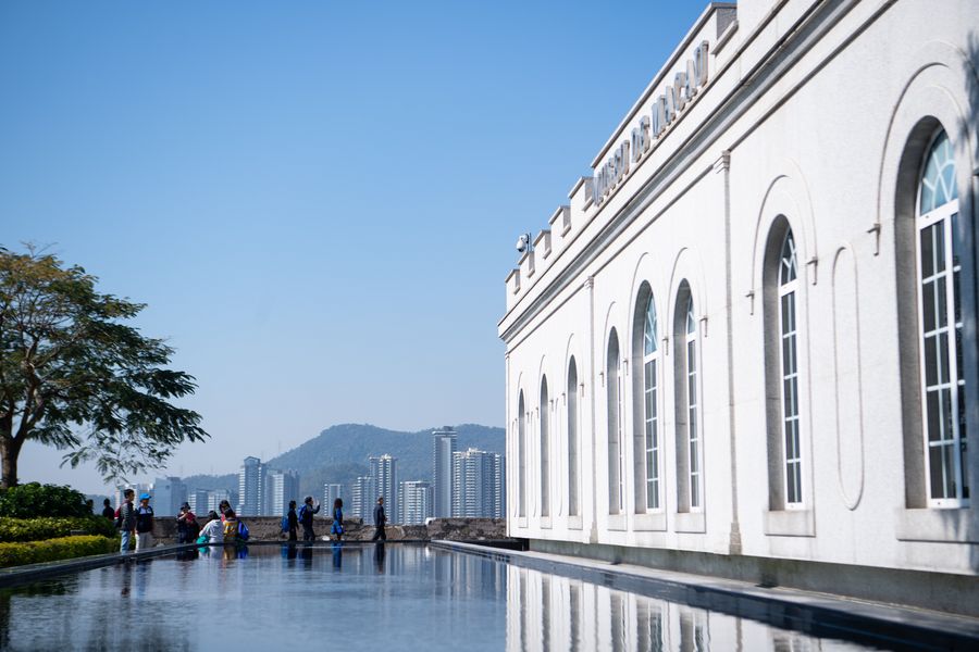 China2ASEAN's tweet photo. With its historic streets, residential, religious &amp;public #Portuguese &amp; #Chinese buildings, the historic centre of #Macao provides a unique testimony to the meeting of aesthetic, cultural architectural &amp;technological influences from #East &amp; #West. https://t.co/W5pv0SojWr