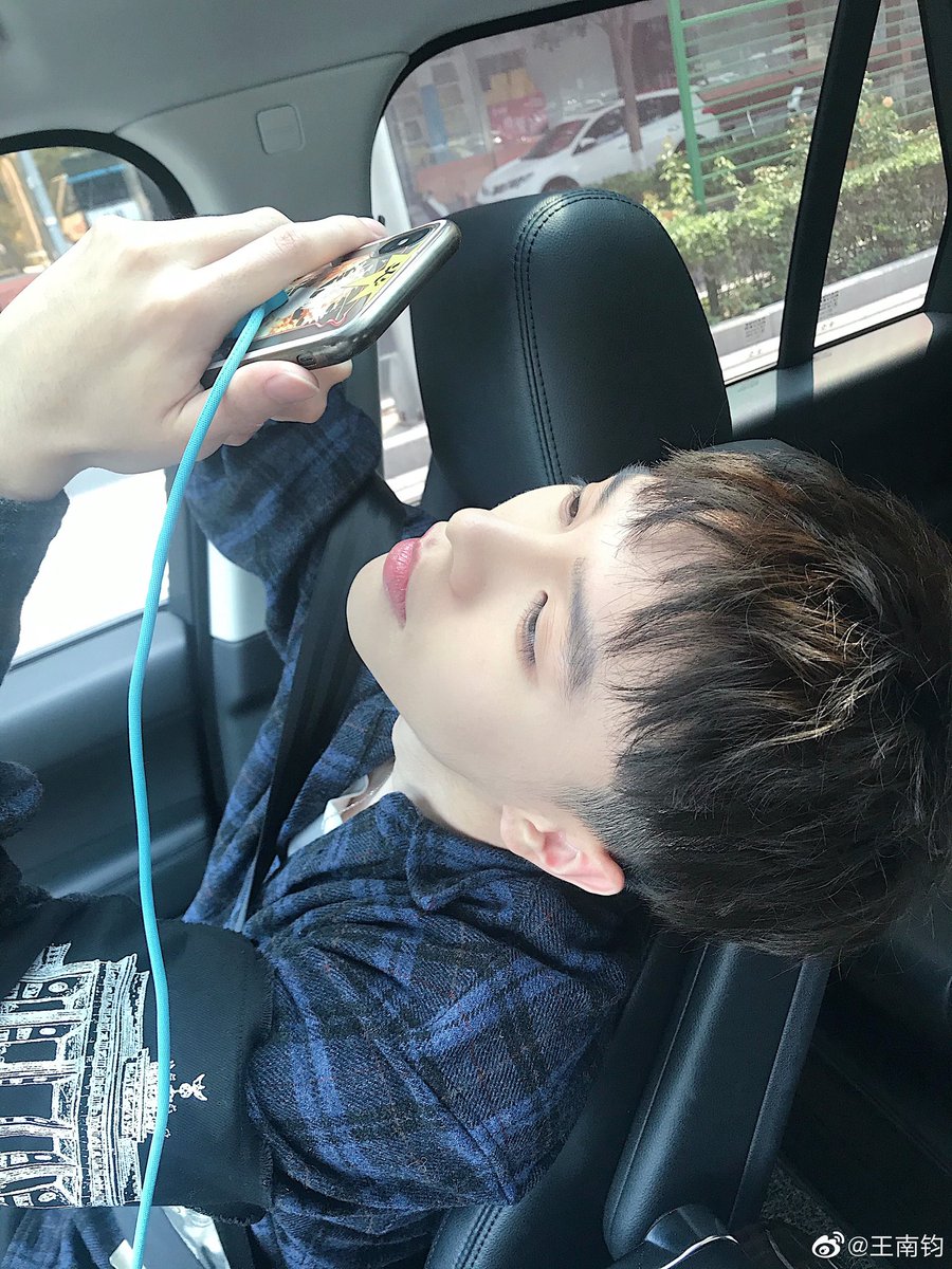 krystianwangbr's tweet photo. 📷 (25.07) | Krystian Wang via Weibo e Instagram. [3/3]

Legenda: "🇨🇳 Honrado de ter sido convidado para participar de uma música que celebra minha cidade natal, Pequim!"

#KrystianWang #WangNanjun #王南钧 https://t.co/JkKaqKZwkr