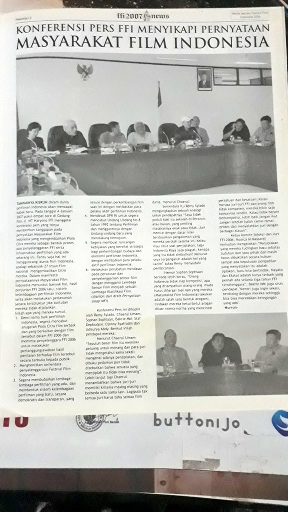 danieldokter's tweet photo. Buat yg belum pernah tau atau mau baca2 lagi kisruh soal #Ekskul & FFI dari bela diri para juri sampai pengembalian Piala Citra oleh MFI.
Selain lihat sistem penjurian konvensional, ada yg penting dari pernyataan Deddy Mizwar: sistem yg keliru akan menghasilkan output yg keliru. https://t.co/rixUpeuvo0