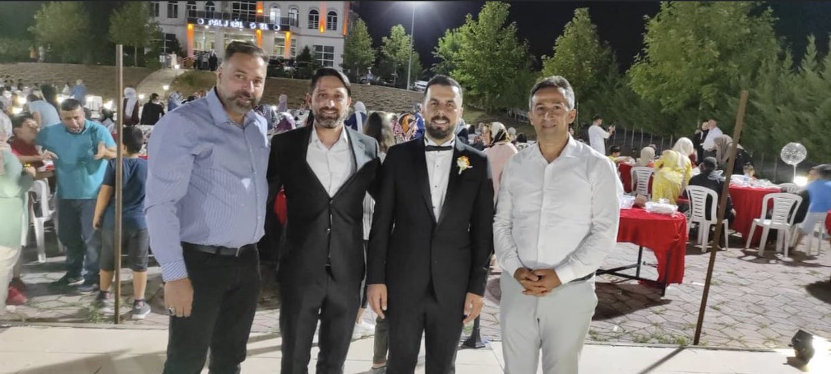 Ak parti Palu gençlik kolları başkanı kardeşim <a href="/cirit_savas/">Ümit Savaş Cirit</a> in Düğün merasimine katıldık rabbim iki Cihan mutluluğu nasip etsin inşallah ömür boyu mutluluklar diliyorum.