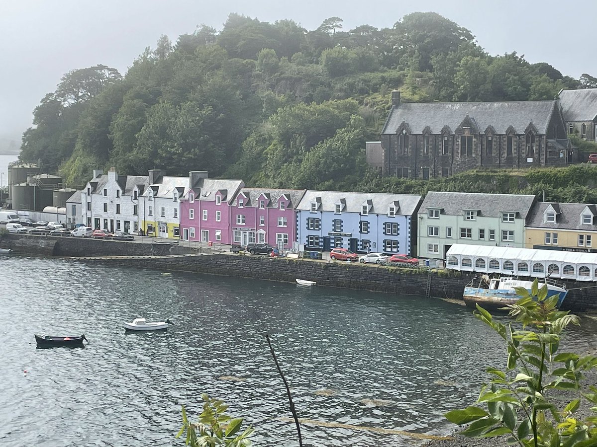jasonlong99's tweet photo. Spent last few days in Skye. Very different as was first time visiting in 30 years not going on a @EMRSscotland helicopter and leaving with a patient. What a magical place with scenery just stunning. And is there a better road journey than Glasgow to Skye? #skye #threechimneys https://t.co/Dk5PTjuLdn