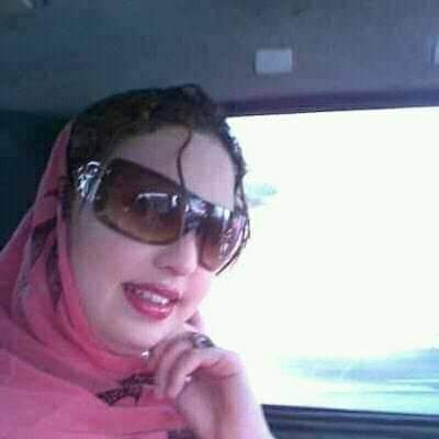 waf1974's tweet photo. عزيزتي الاربعينية...تلك الاعجوبه التي لايفهمها كل ادم....
تبقى طفله وتتراقص طربا حين تهديها قطعه شوكولاته فمابالك لو اهديتها روح بنبض مغلف بحب.....
ياادم اعتبر حواء زهرتك ان سقيتها اينعت واهدتك عطرا فواح يسعد ايامك.. وان اهملتها ذبلت روحها  ..
واصبحت جسد بلا نبضات .. https://t.co/TCDomGDjeM