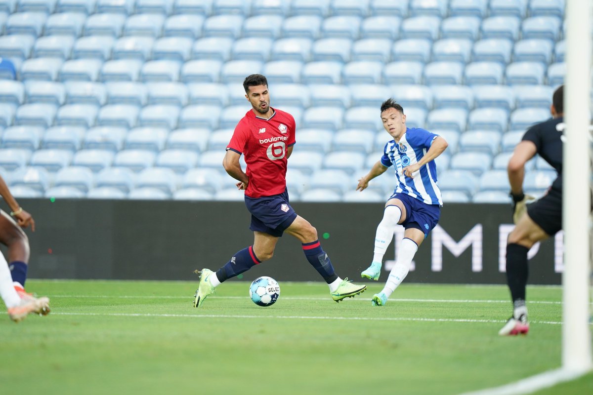 IvaNFCPortO's tweet photo. 📸🔵⚪️

#FCPorto #FCPLOSC https://t.co/91KXD4GfCy