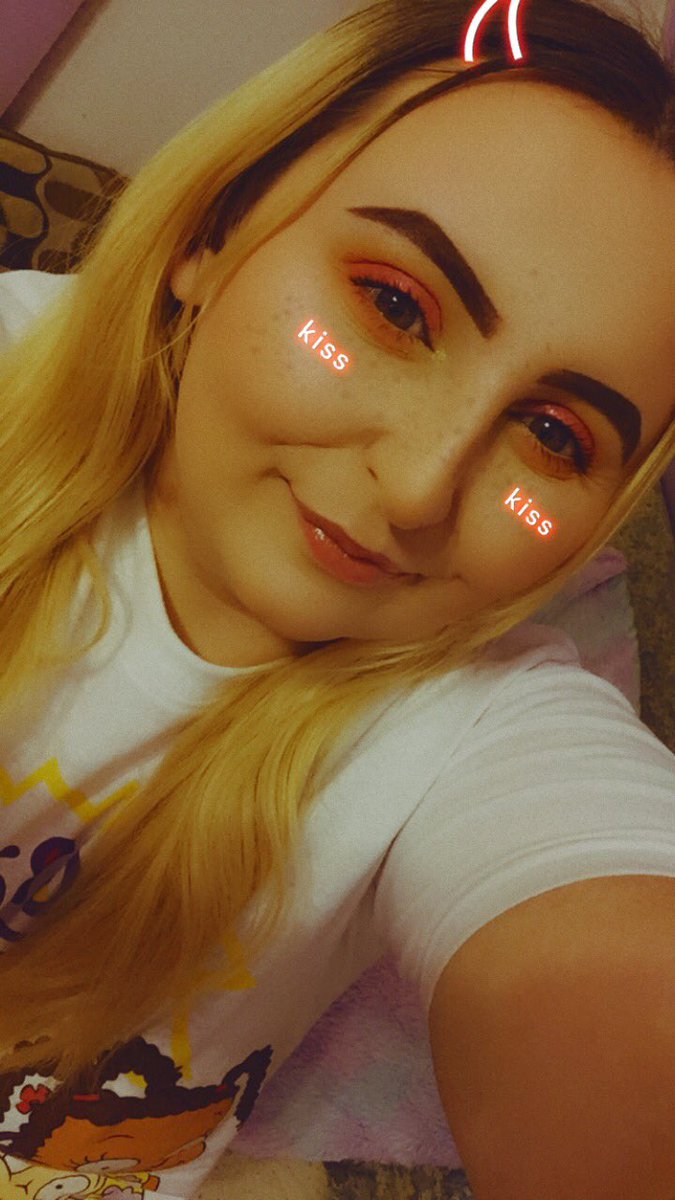 thatonecreativ1's tweet photo. I have been so happy lately! I’m so glad I found my special someone at last! 💕💕💕💕 #relationship #taken #makeupartist #makeup #Rugrats #beautiful #bbw #ThickGirlTwitter https://t.co/oXM9MsEj5s