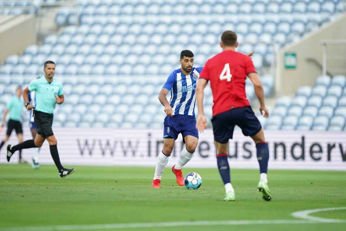 IvaNFCPortO's tweet photo. 📸🔵⚪️

#FCPorto #FCPLOSC https://t.co/0NzehPxwPS