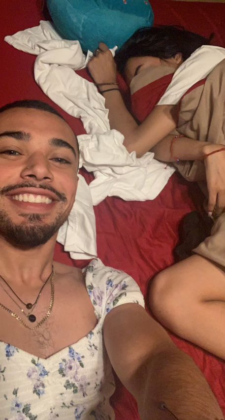 u in her dms im in her dress while she’s in my clothes on my bed 🥴🤣