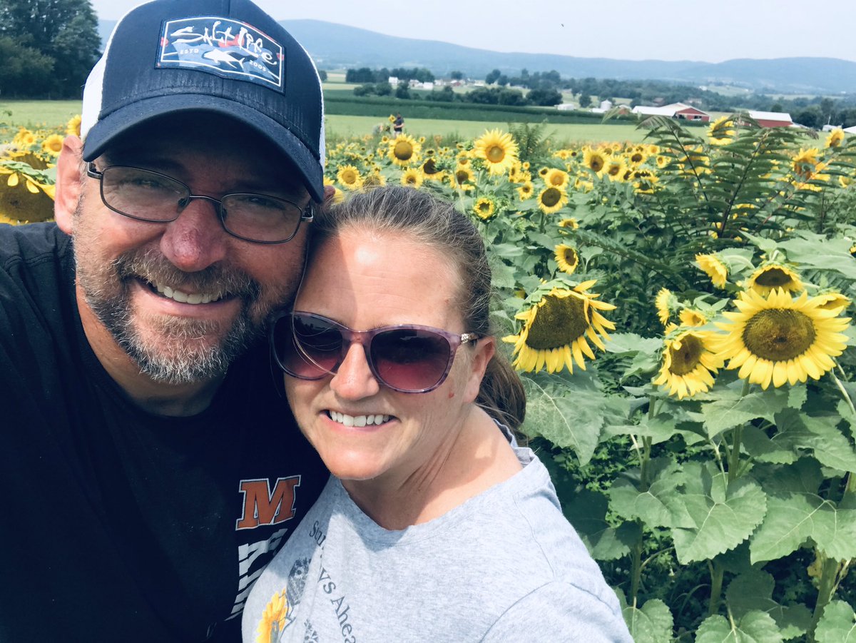 KellieMPhillips's tweet photo. A beautiful visit to Valley View Acres here in Middletown!! We live on the most beautiful street! https://t.co/lAPstwMPAz