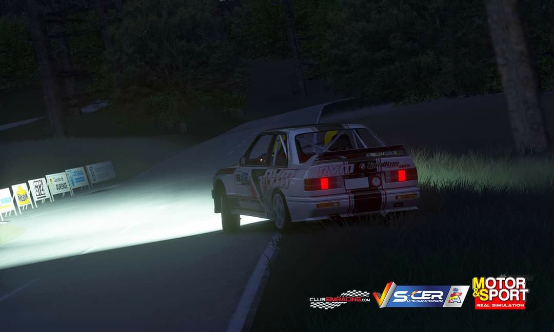 Hace dos semanas se celebro el Rally de Ourense de <a href="/clubsimracing/">Clubsimracing</a> ,Daniel Hernandez conseguia una P2 de la general con el Celica, mientras que Eneko Hurtado se imponia en su categoria. Alain y Raul en cambio no conseguian terminar, despues de tener problemas.

@Tomikos_designs