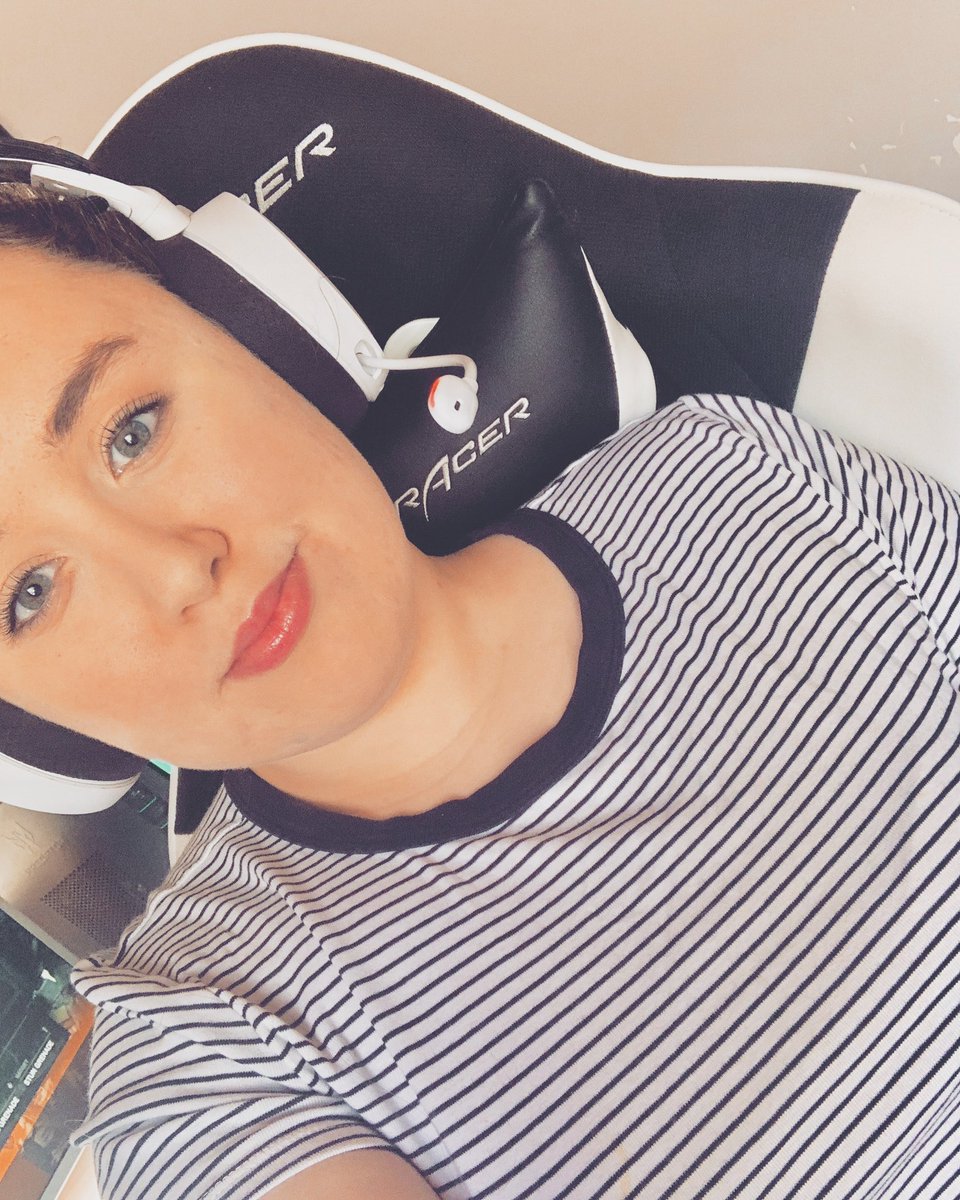 itislyss's tweet image. 4 variants of yourself 👇🏻