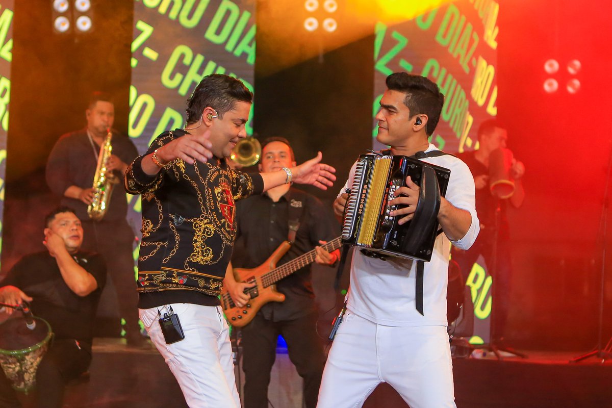 Tendencia en Colombia, un show inolvidable y un <a href="/CHURO_DIAZ/">CHURO DIAZ</a> exitoso con su lanzamiento 'A la Carta'.
La sacamos del estadio gracias a todos, uno a uno, con #ChuroenLaCaja