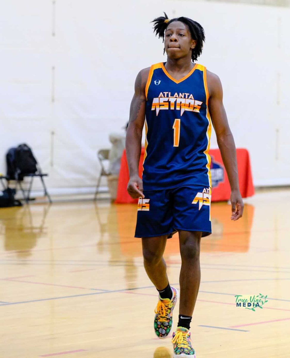 cosbykidssss's tweet photo. All thanks to the man above for allowing to play AAU for these past years and appreciate any coach who ever allowed me on their team, or anyone who ever gave me a write up I appreciate it all. @AtlAstrosBball @PRO_Movement1 @Jarrett_PRO @CoachJuke @BracketSage @KyleSandy355 https://t.co/5M6RSp9pxk