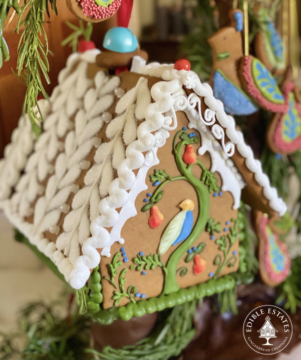 EdibleEstates's tweet photo. Edible Estates is celebrating  christmas in july! 🎄 Here is a look at a beautiful gingerbread interpretation of ‘Partridge in a pear tree’. 
We are gearing up for what is going to be an amazing Holiday season! Be the first to take advantage of our new gorgeous hand made products https://t.co/uMav0EC1PF