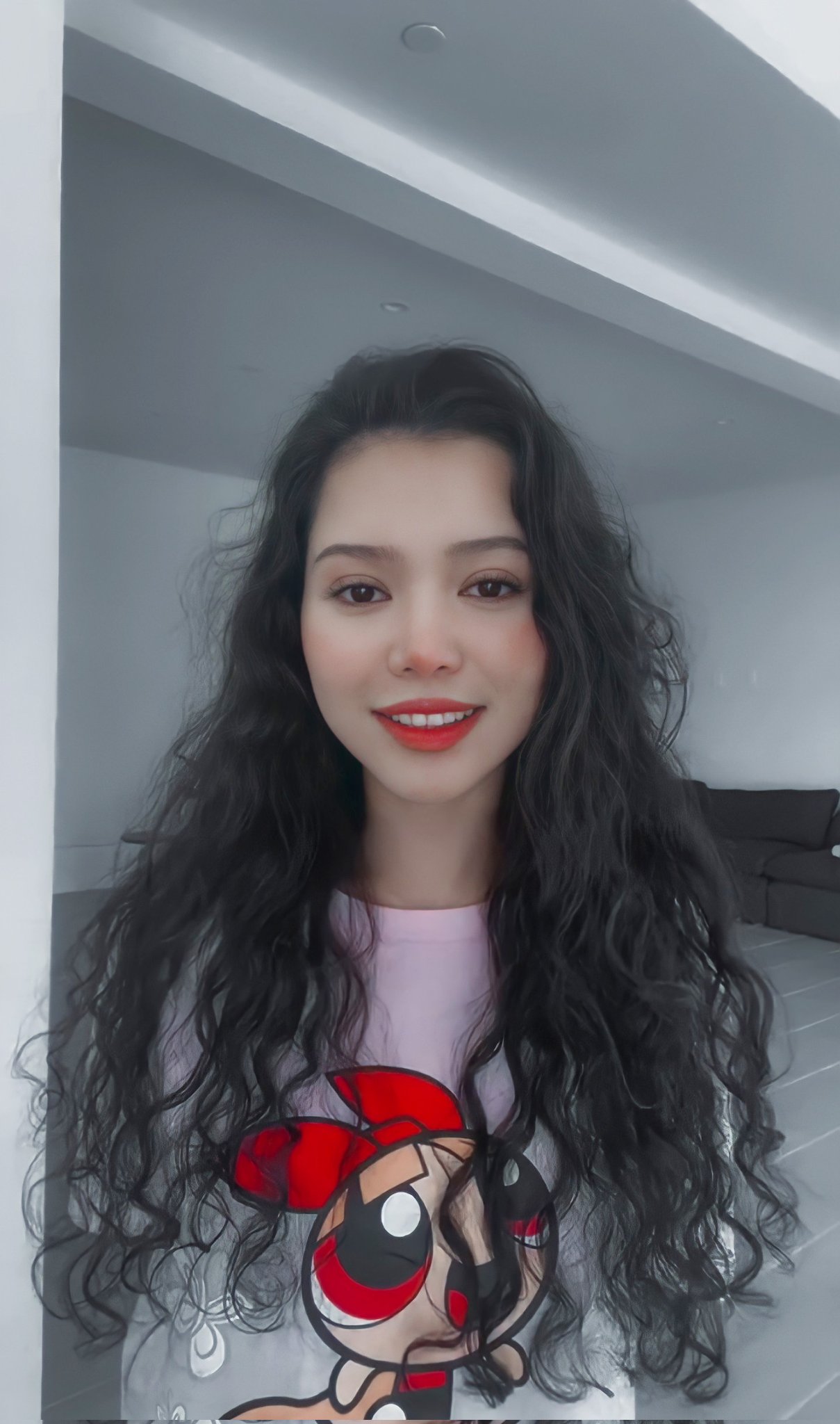 Bella Poarch PH on Twitter: "Bella with curly hair is my weakness😭💗 @ bellapoarch https://t.co/COatSoWTw3" / Twitter