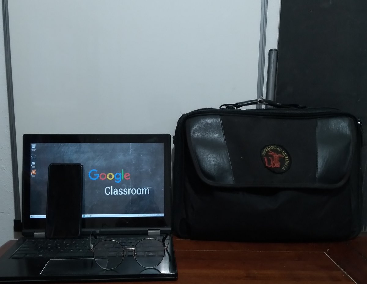 disputatio's tweet photo. Regreso. Se vuelve de muchas partes pero hay un volver único para los docentes y es a dar clases después de las vacaciones. ¿Por qué sucede esto?  Por la vocación, por la profesión pero por sobre todas las cosas por el AMOR A LOS ALUMNOS DEL SECUNDARIO y LA UNIVERSIDAD. https://t.co/3ypAnqiNmX