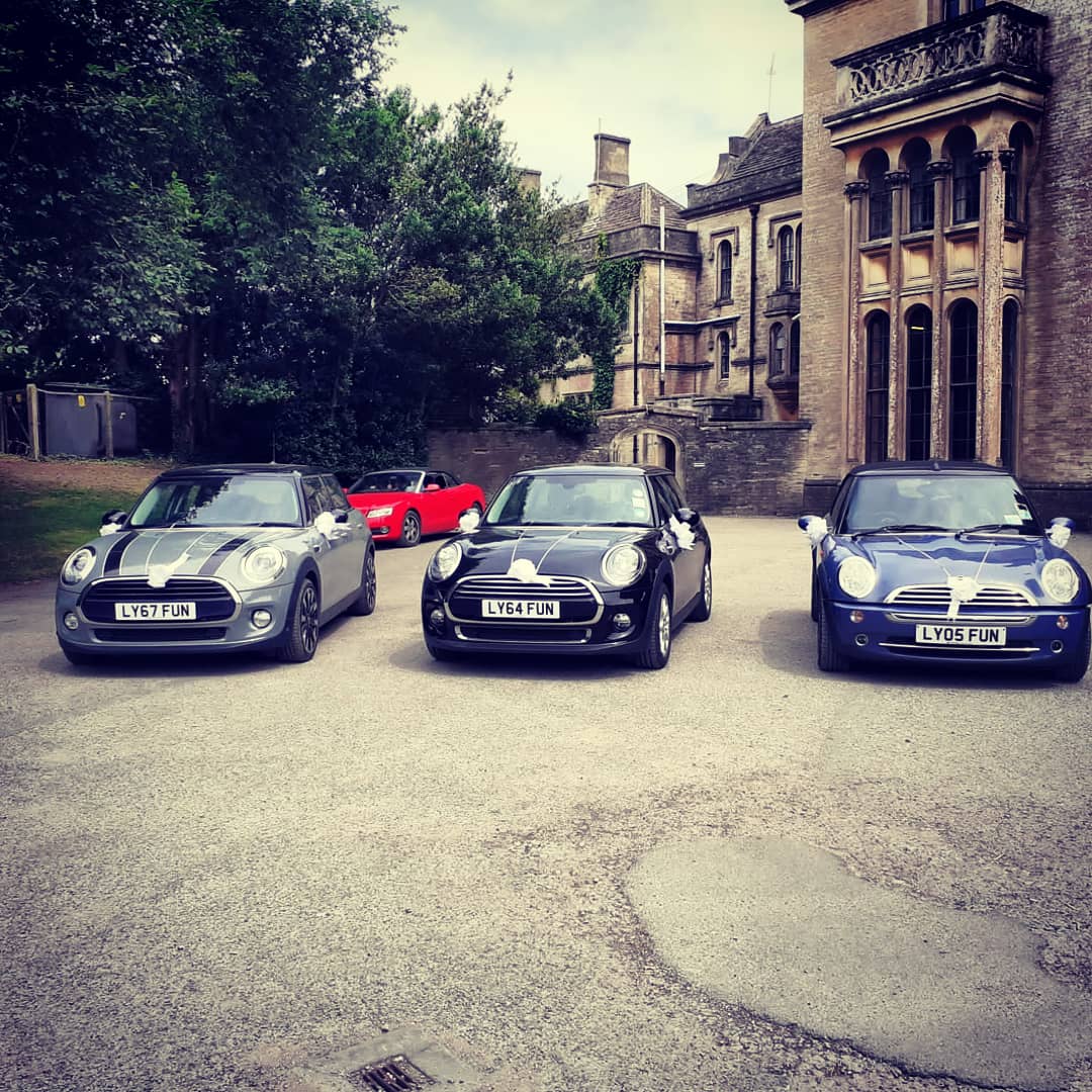 Bit of an Italian Job moment as we arrived to a wedding at Grittleton House this week...