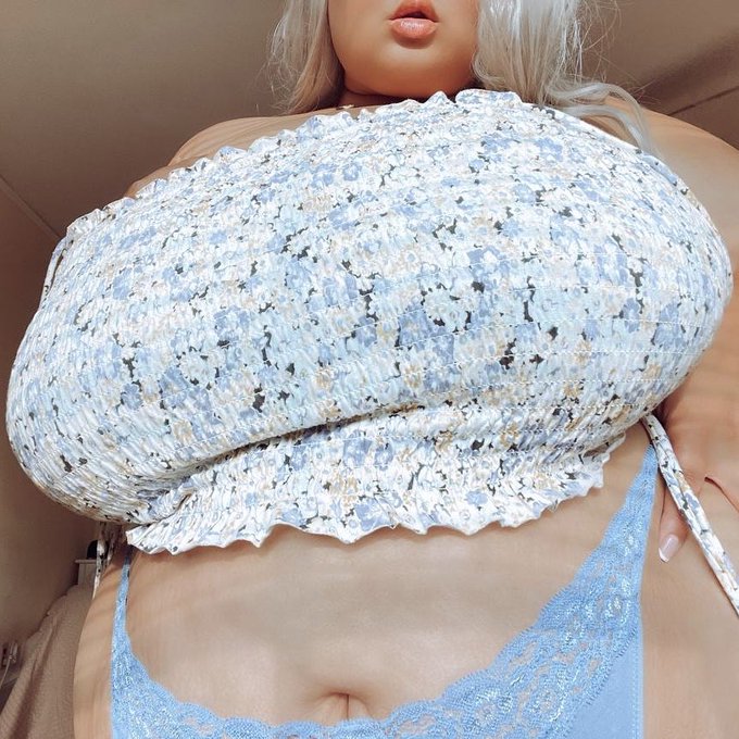 2 pic. Oh hello. https://t.co/uDQSx2GbQ5